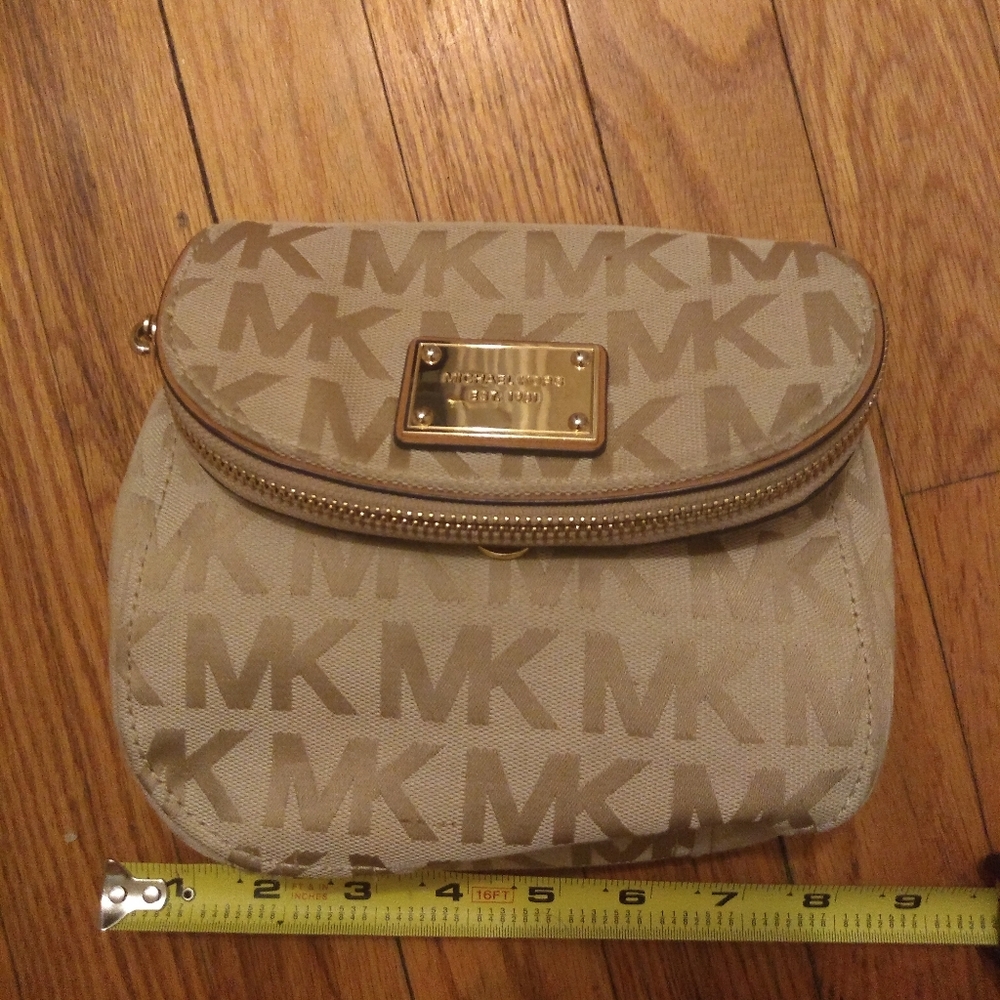 Michael Kors crossbody purse
